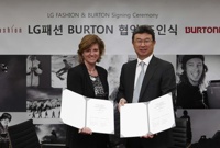 Burton-Lg-Fashion-Signing-Ceremony-Lowres