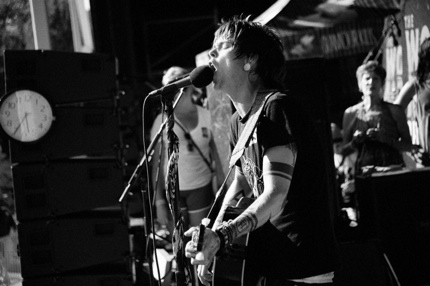 Christoferdrew Nevershoutnever-(Web)