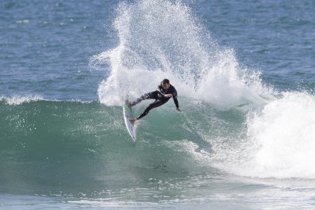 Joel Parkinson placed runner-up to Jordy Smith in the Swatch Women's Pro final.